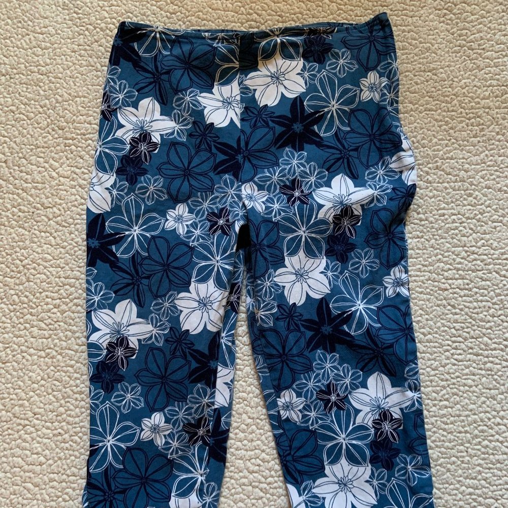 Vintage Studio Floral Blue And White Capri